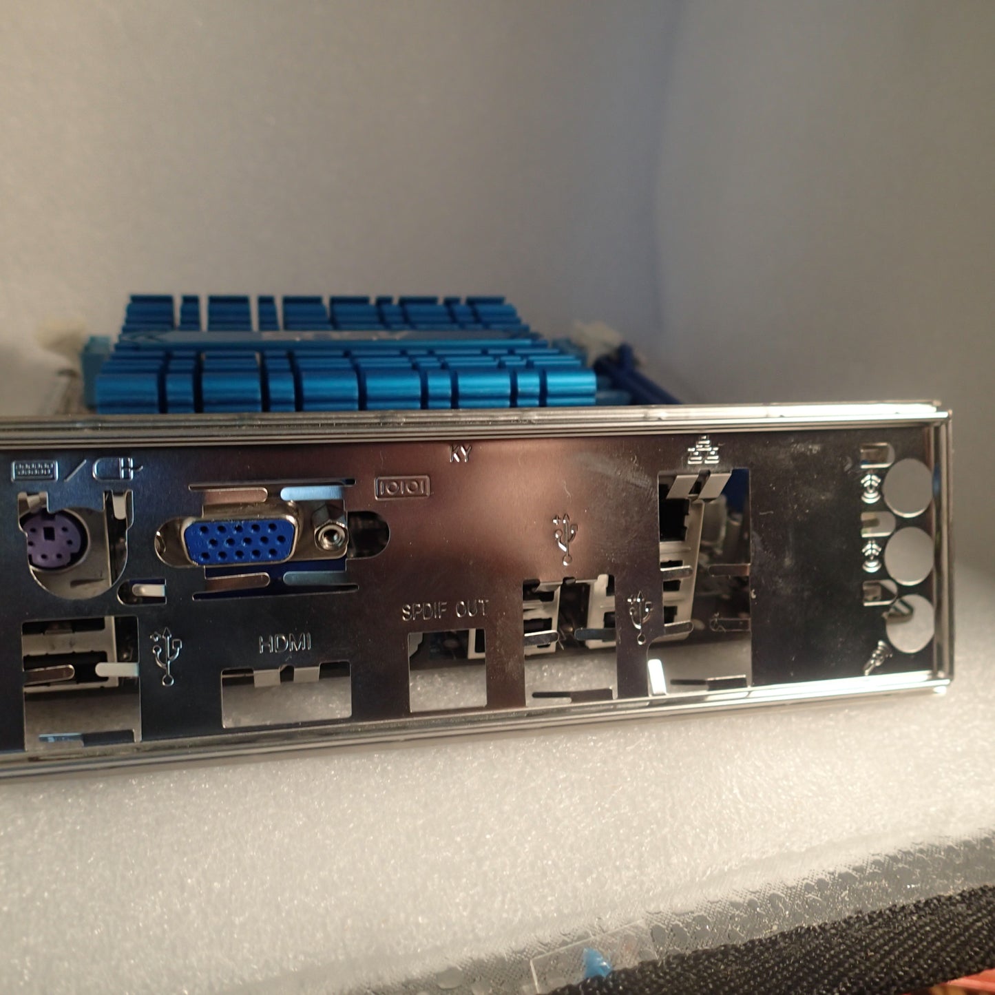 ASRock A330ION Mainboard Mini-ITX mit 8GB RAM und Intel Atom 330